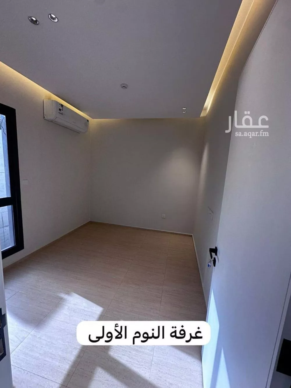 فيلا 4 غرف في العارض 4