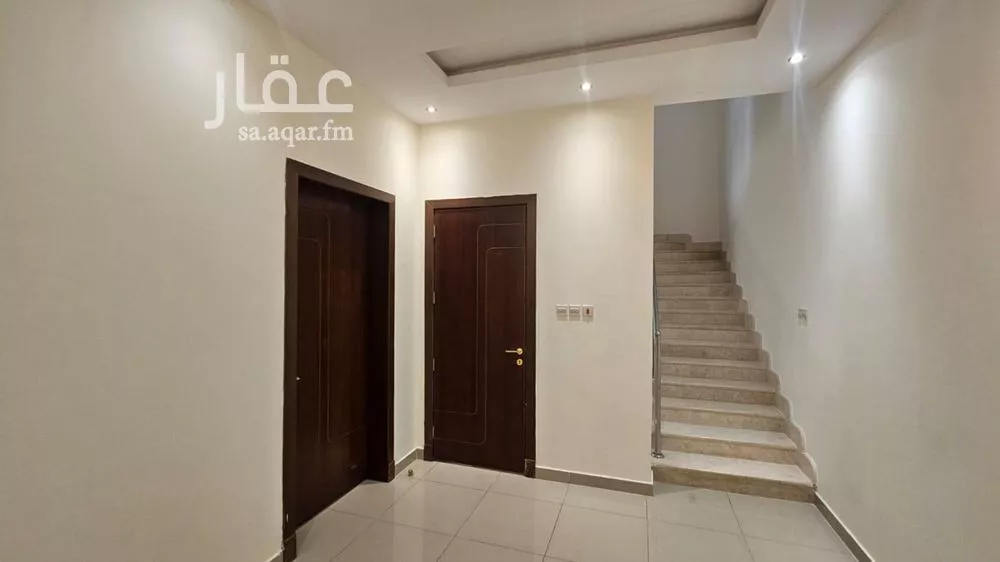 فيلا 5 غرف في الملقا 7
