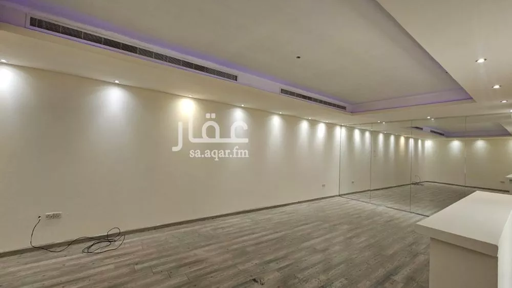 فيلا 5 غرف في الملقا 7