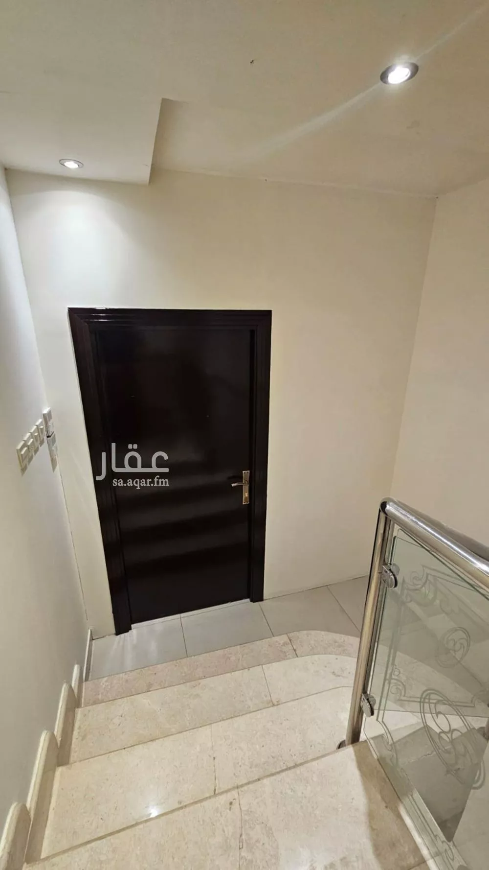 فيلا 5 غرف في الملقا 8