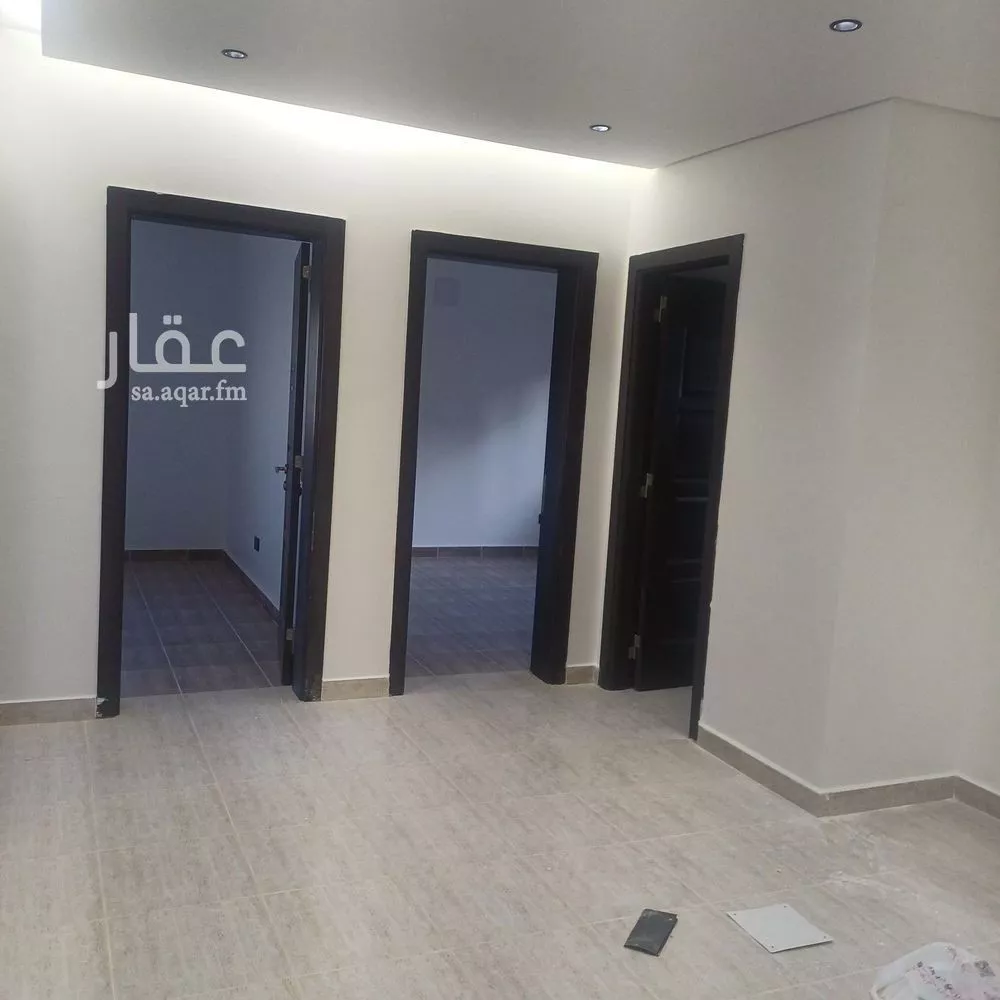 فيلا 5 غرف في العارض 12