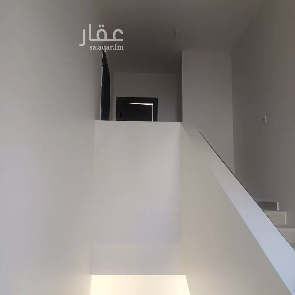فيلا 5 غرف في العارض 19