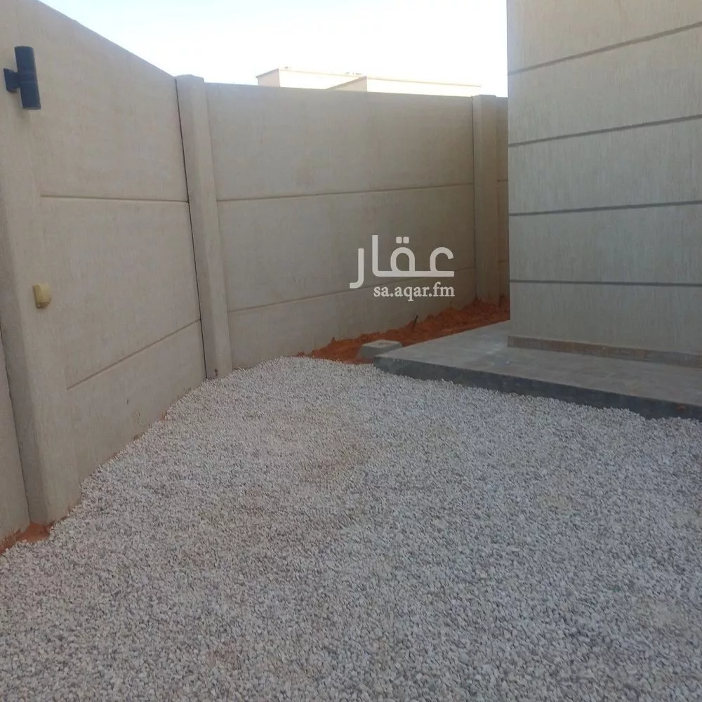 فيلا 5 غرف في العارض 6