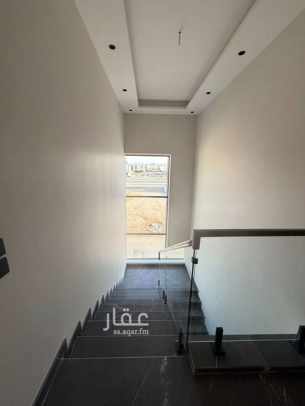 فيلا 4 غرف في العارض 24