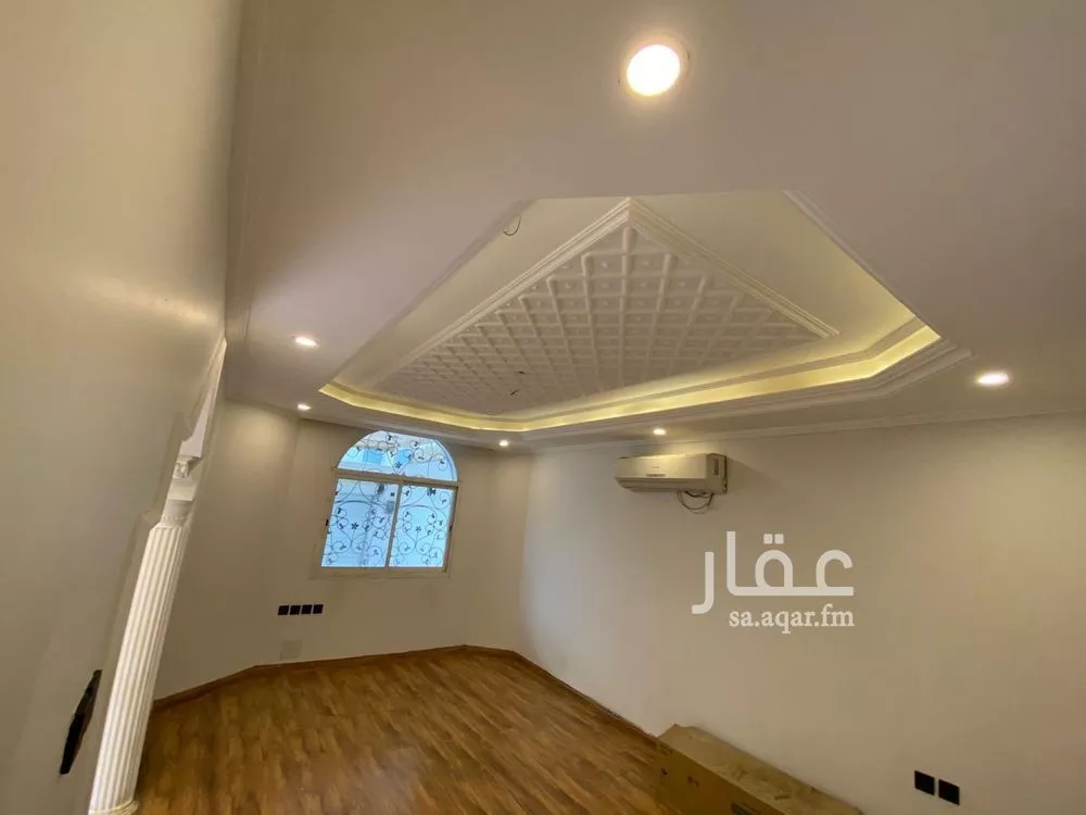 فيلا 11 غرف في المروج 5