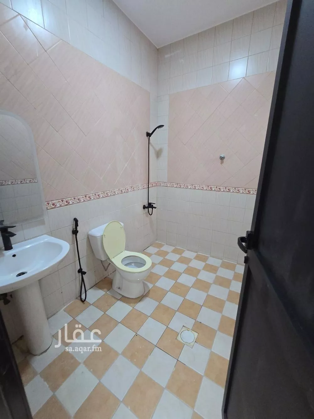 شقة 4 غرف في طيبة 14