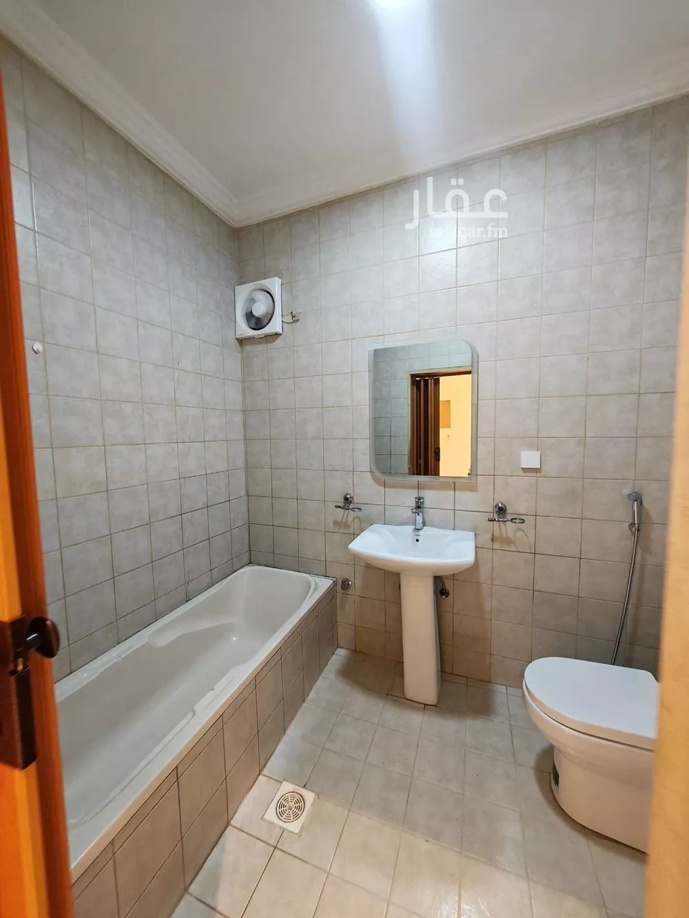 5 bedroom apartment in Al Salamah 6