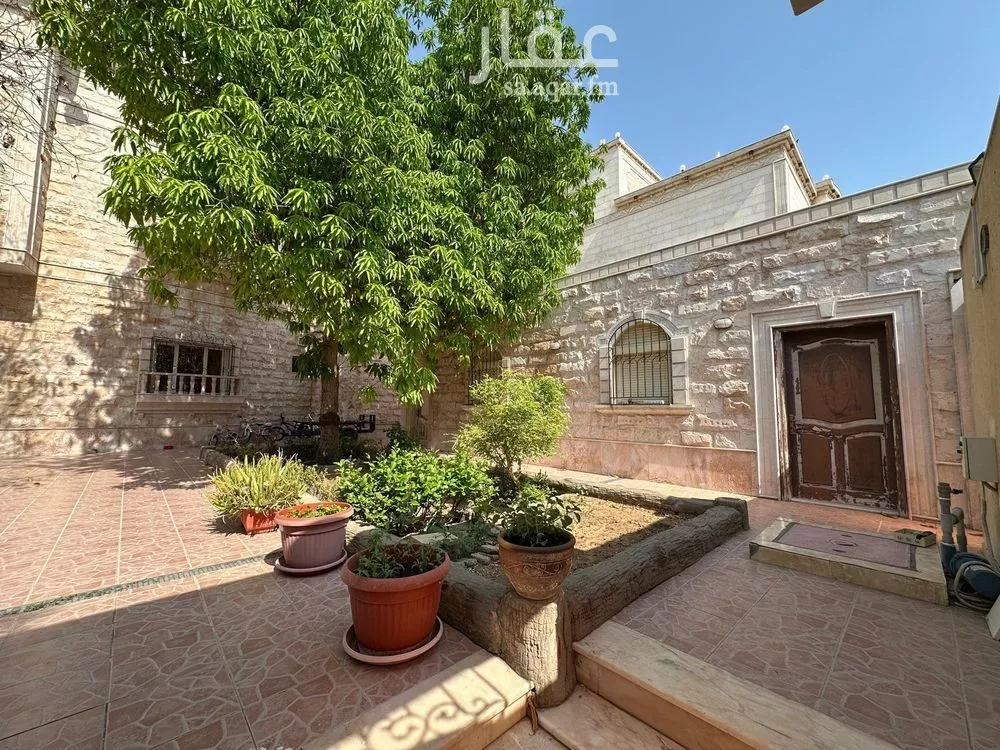 15 bedroom villa in Al Hamdaniyah 3