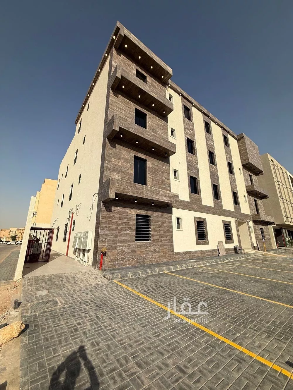عمارة 1400 م² في الرمال 6
