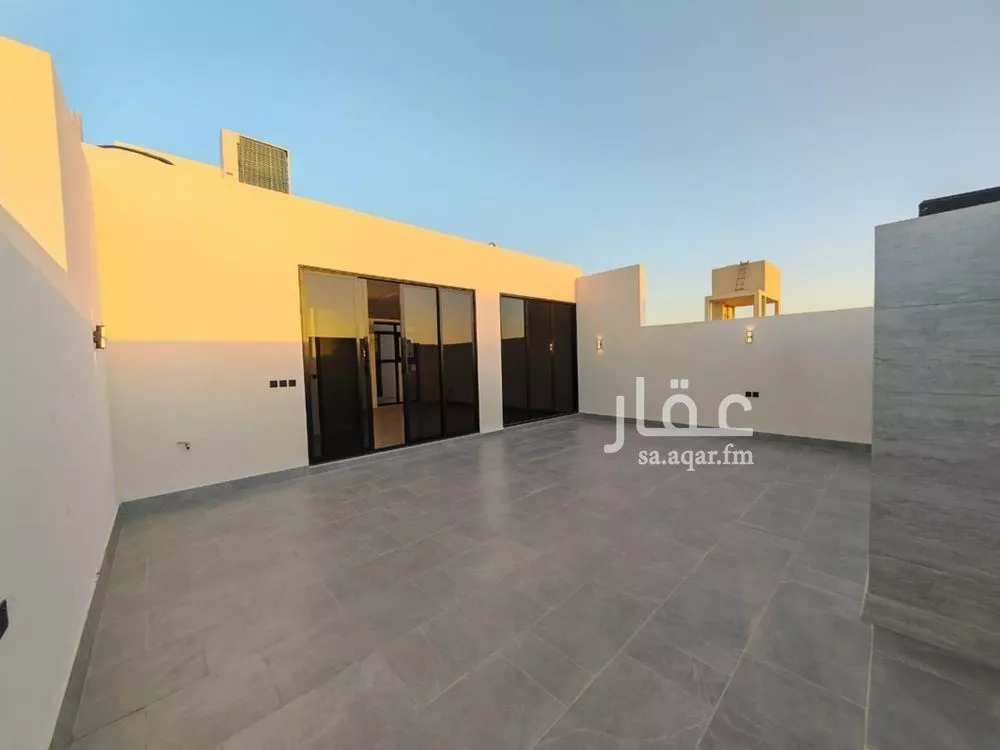 8 bedroom villa in Al Yasmin 5