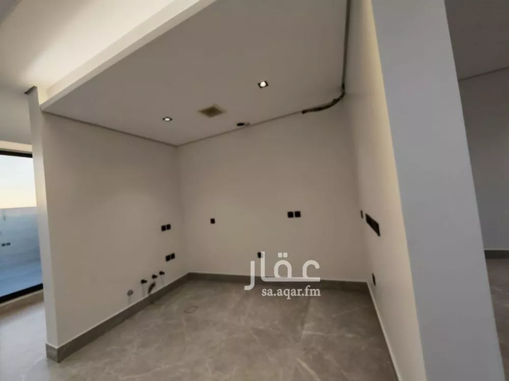 8 bedroom villa in Al Yasmin 9