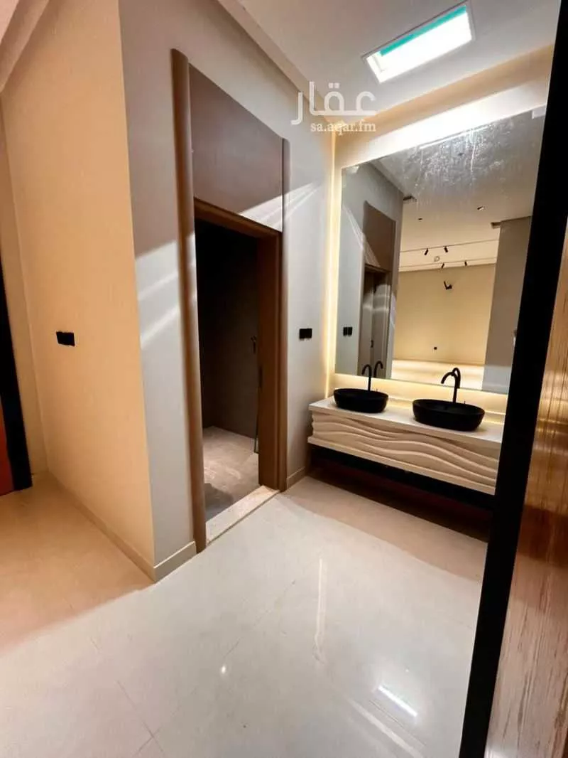 6 bedroom villa in Az Zomorod 9