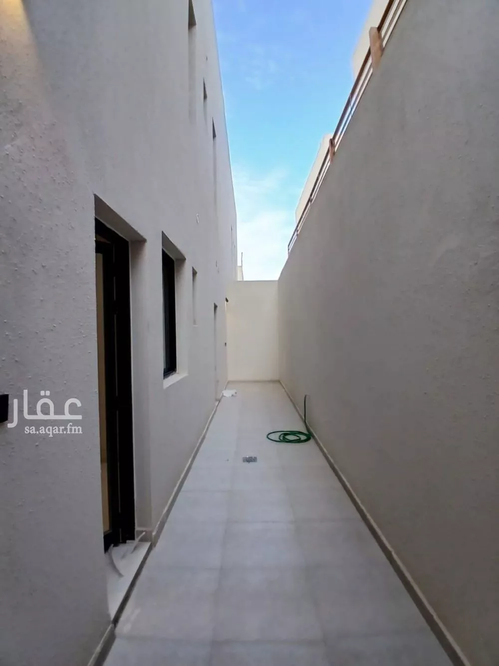 فيلا 4 غرف في الرمال 10