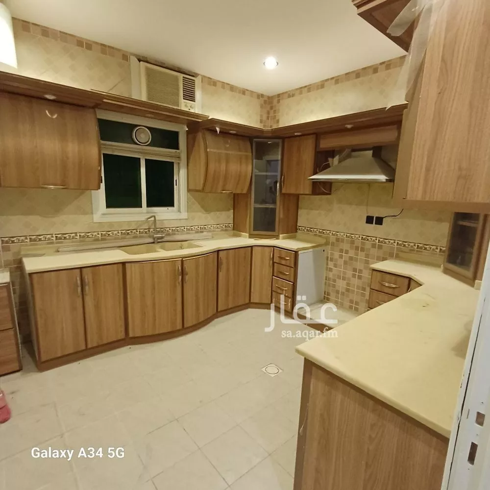 4 bedroom floor in Al Yasmin 5