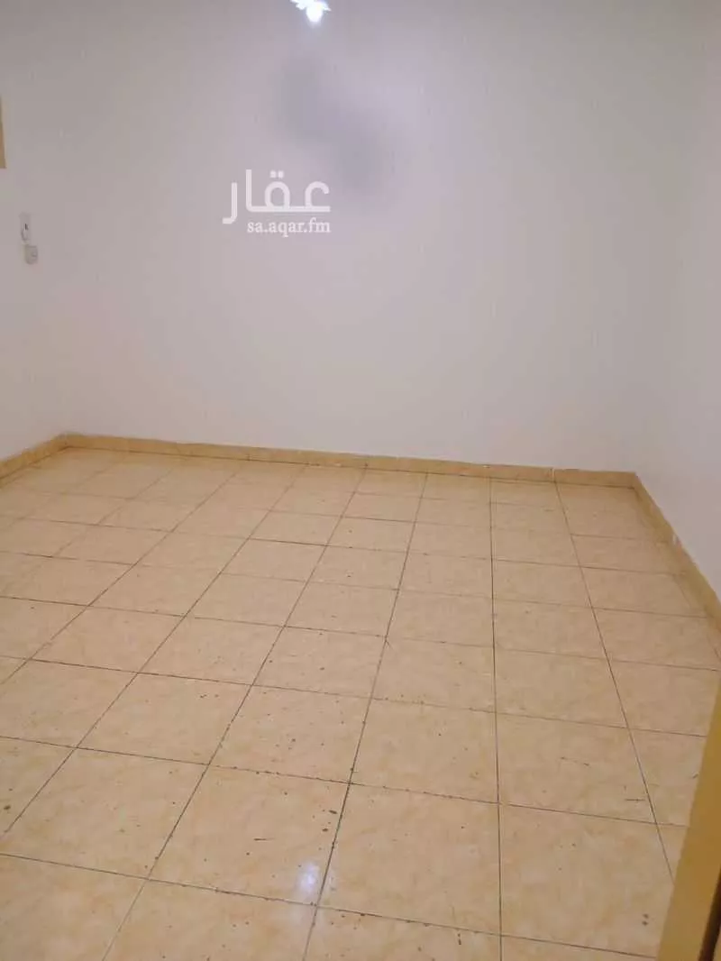 شقة 3 غرف في الملك فيصل 4