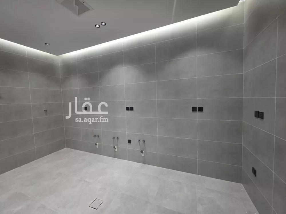 4 bedroom apartment in Al Rawdah 5