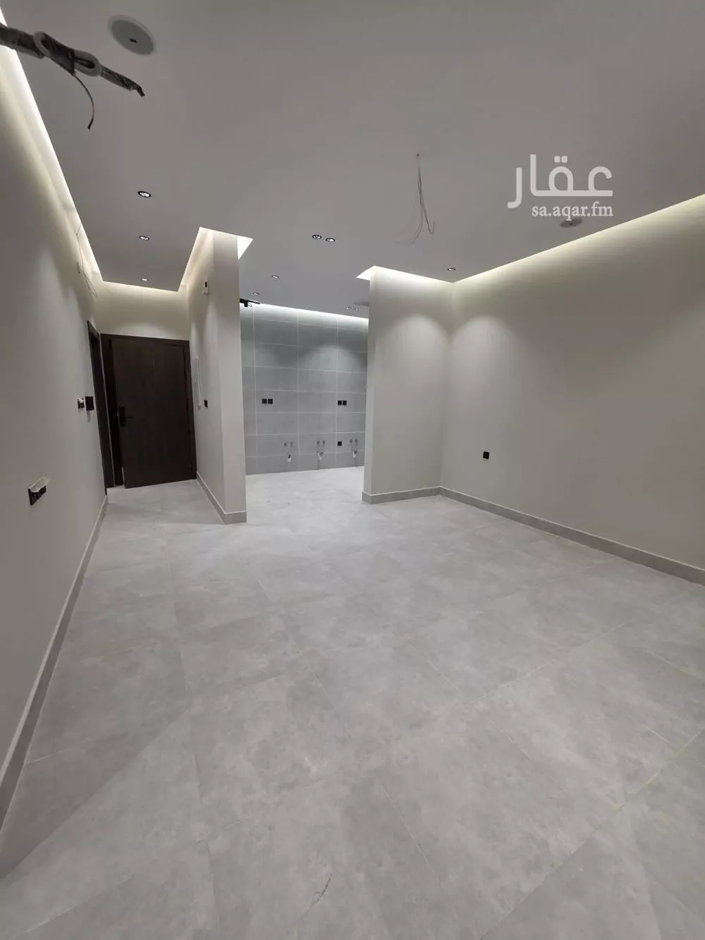 4 bedroom apartment in Al Rawdah 6