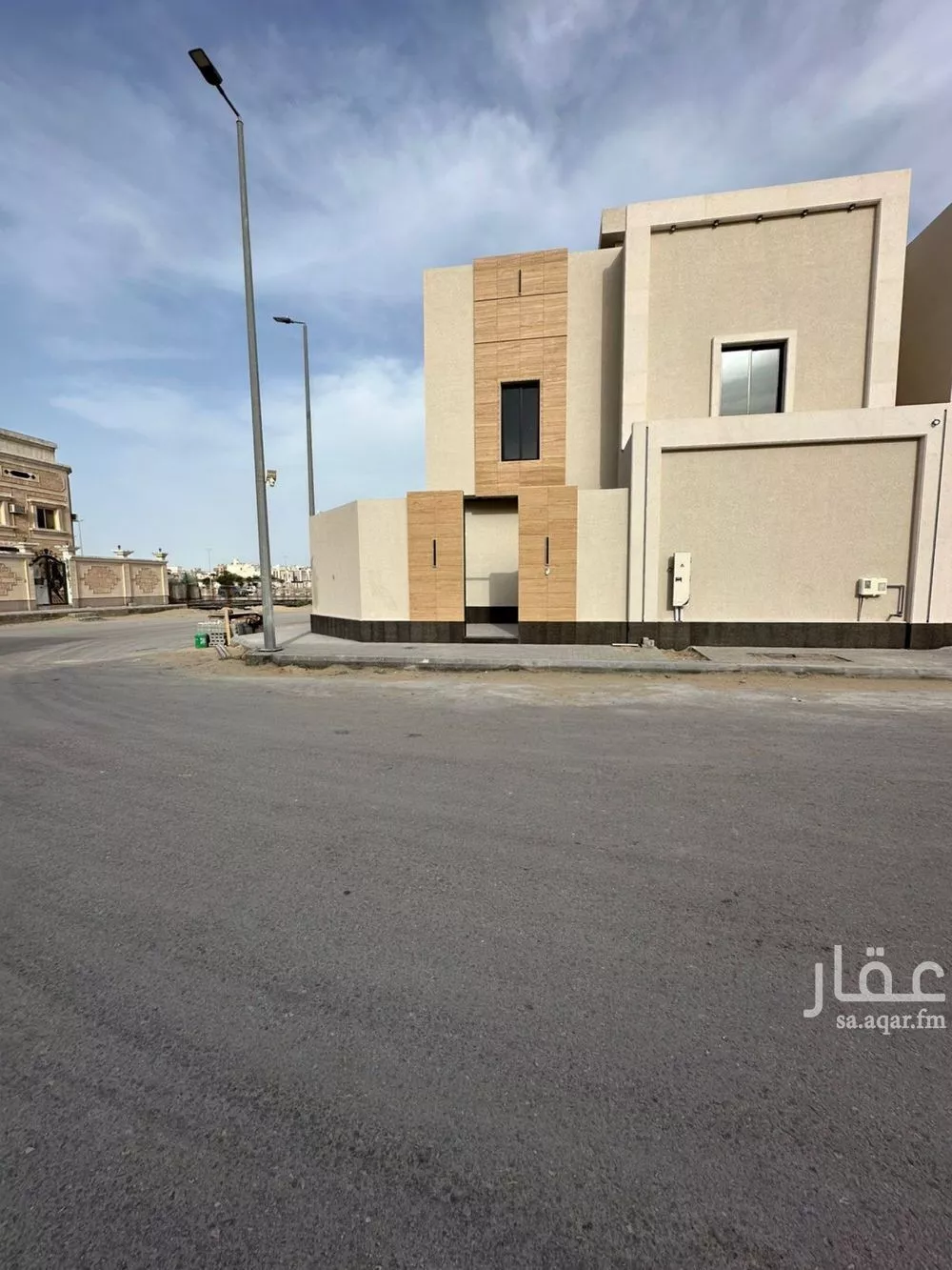 فيلا 9 غرف في الشراع 2