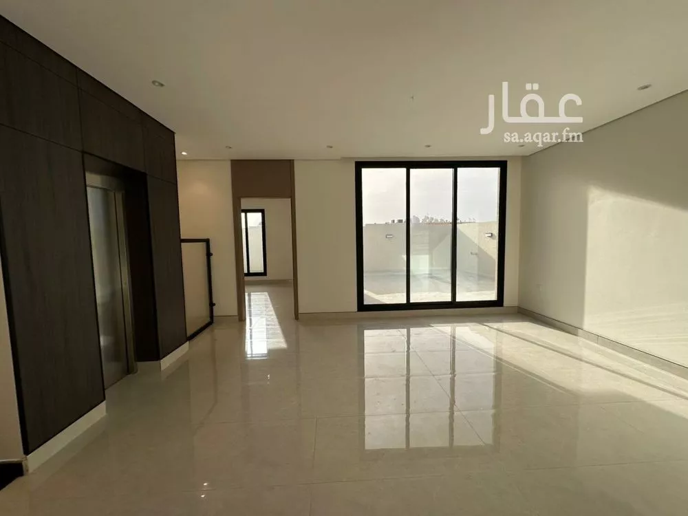 فيلا 9 غرف في الشراع 5