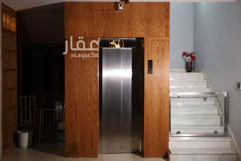 فيلا 8 غرف في العارض 16