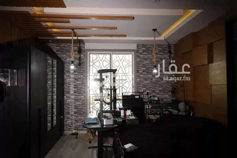 فيلا 8 غرف في العارض 20