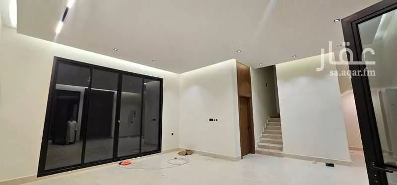 فيلا 6 غرف في العارض 15
