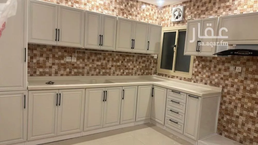 4 bedroom apartment in Al Salamah 9