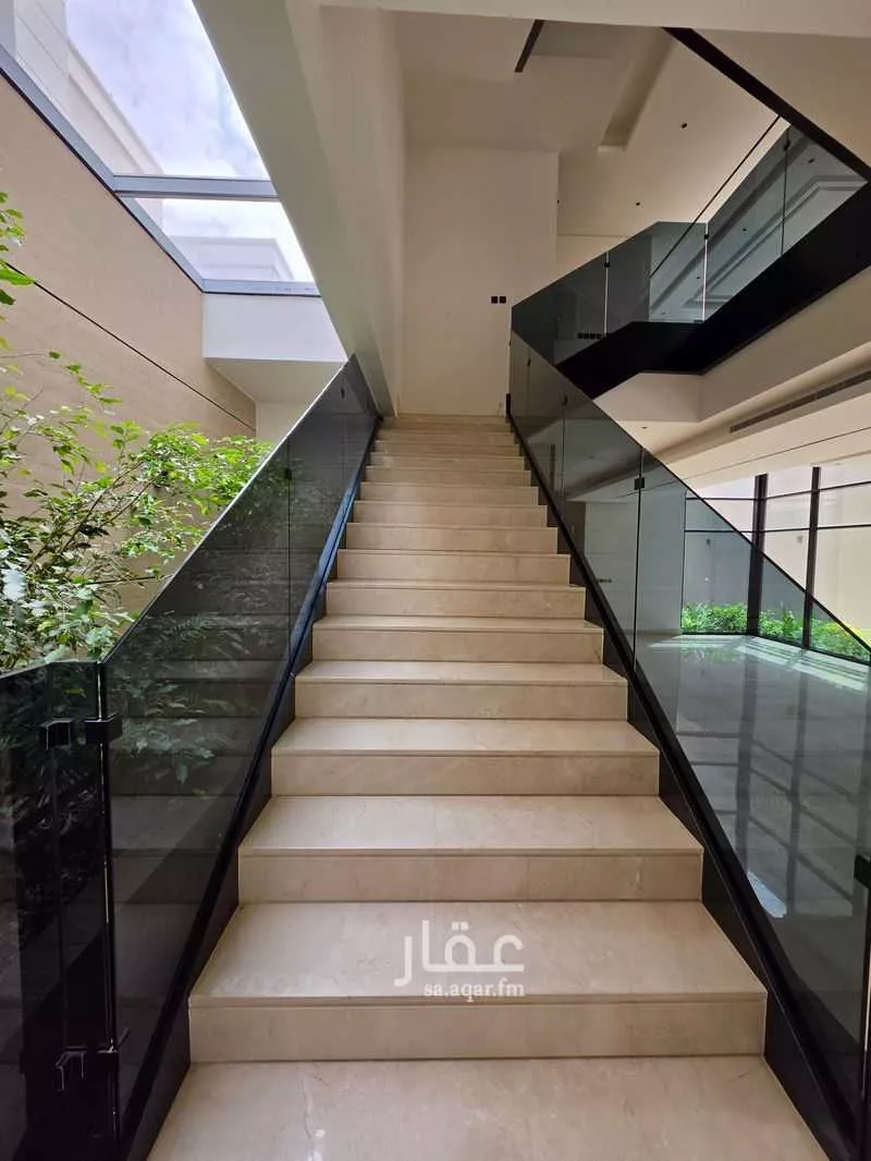 فيلا 6 غرف في الملقا 23