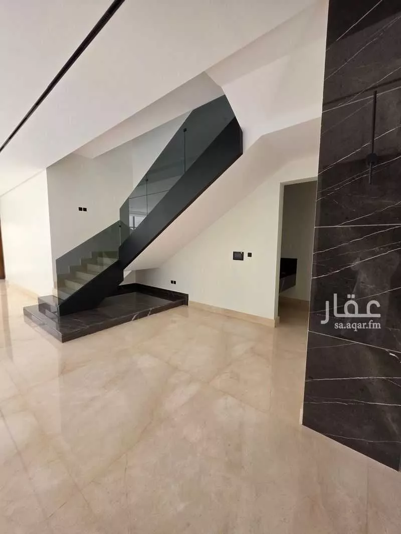 فيلا 6 غرف في الملقا 18