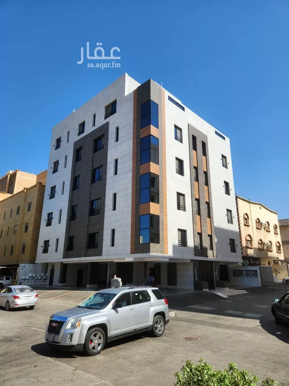 4 bedroom apartment in Al Rawdah 19