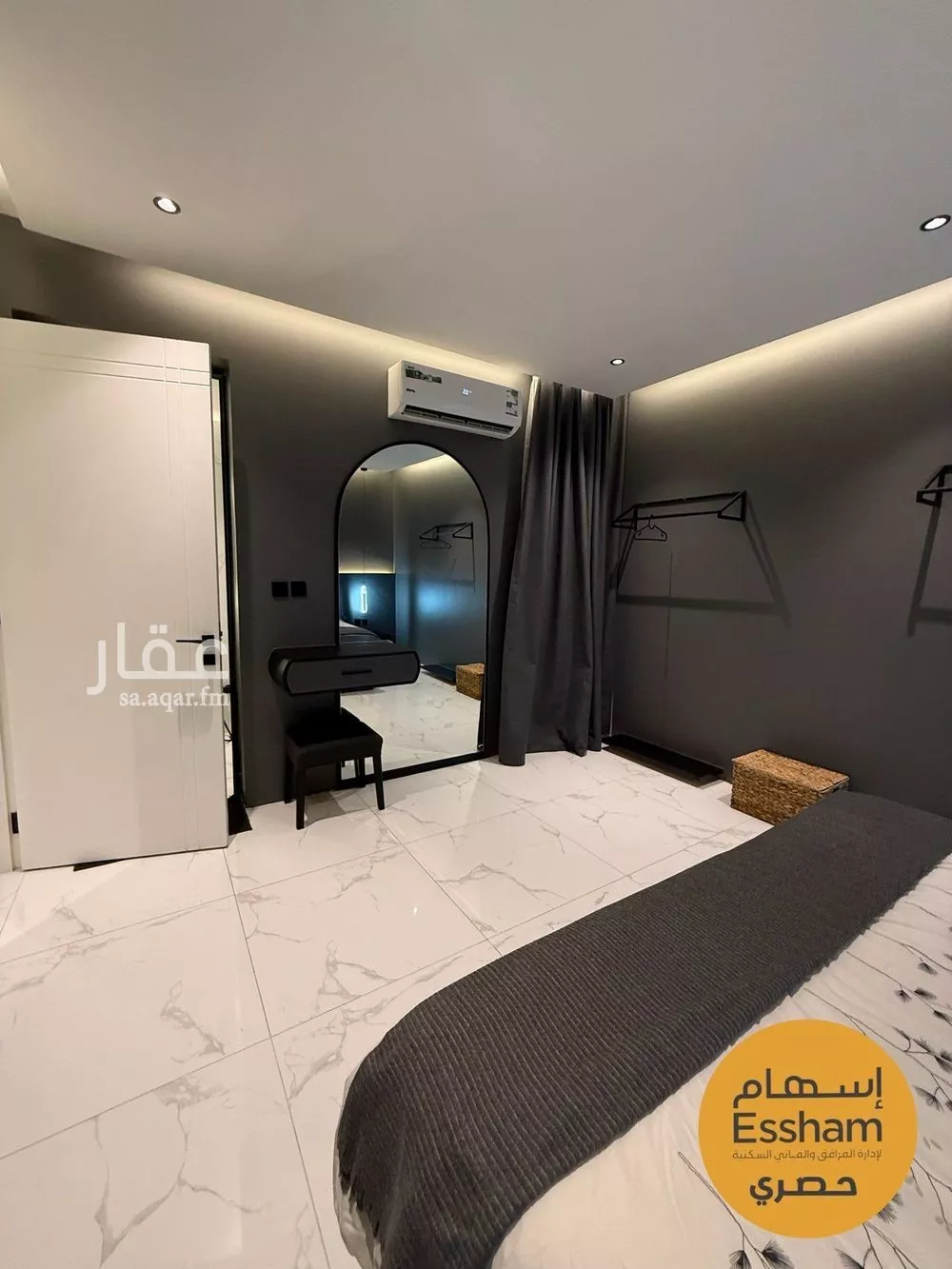 شقة 2 غرف في الحمرا 7