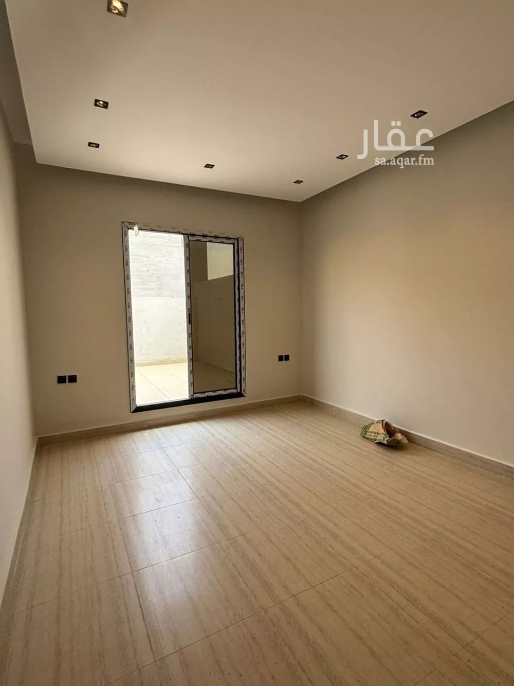دور 3 غرف في العارض 10