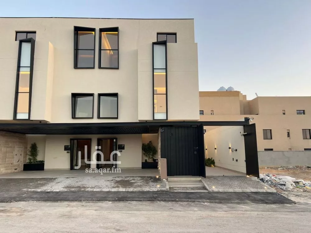 4 bedroom floor in Al Aridh 5