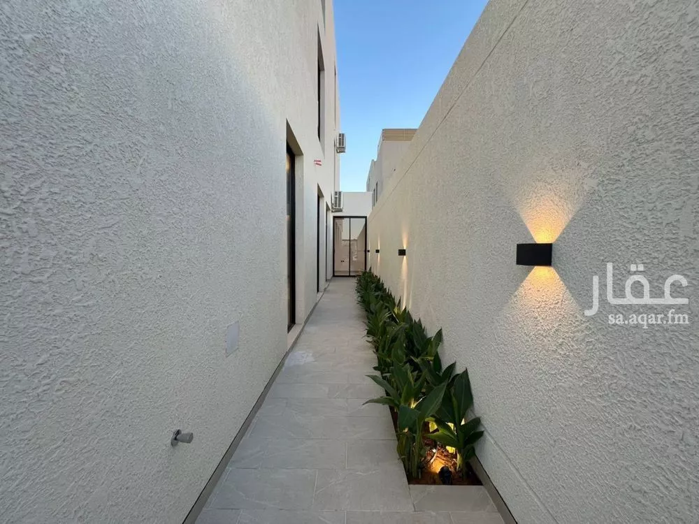 4 bedroom floor in Al Aridh 7