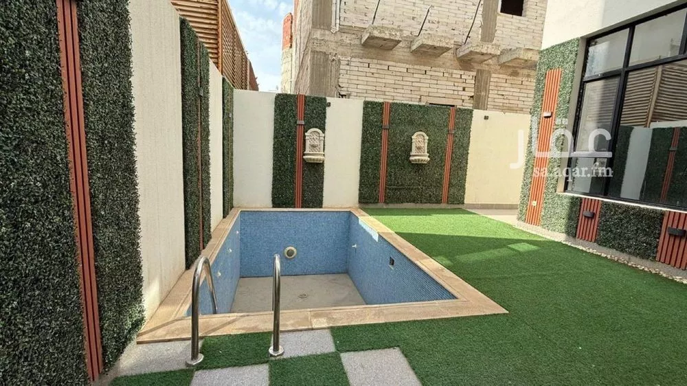 8 bedroom villa in Az Zomorod 2