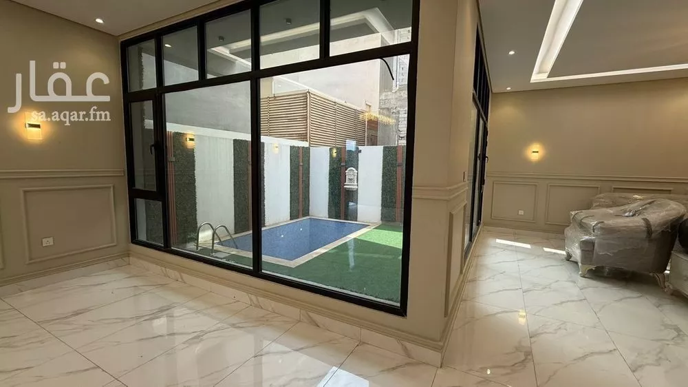 8 bedroom villa in Az Zomorod 3