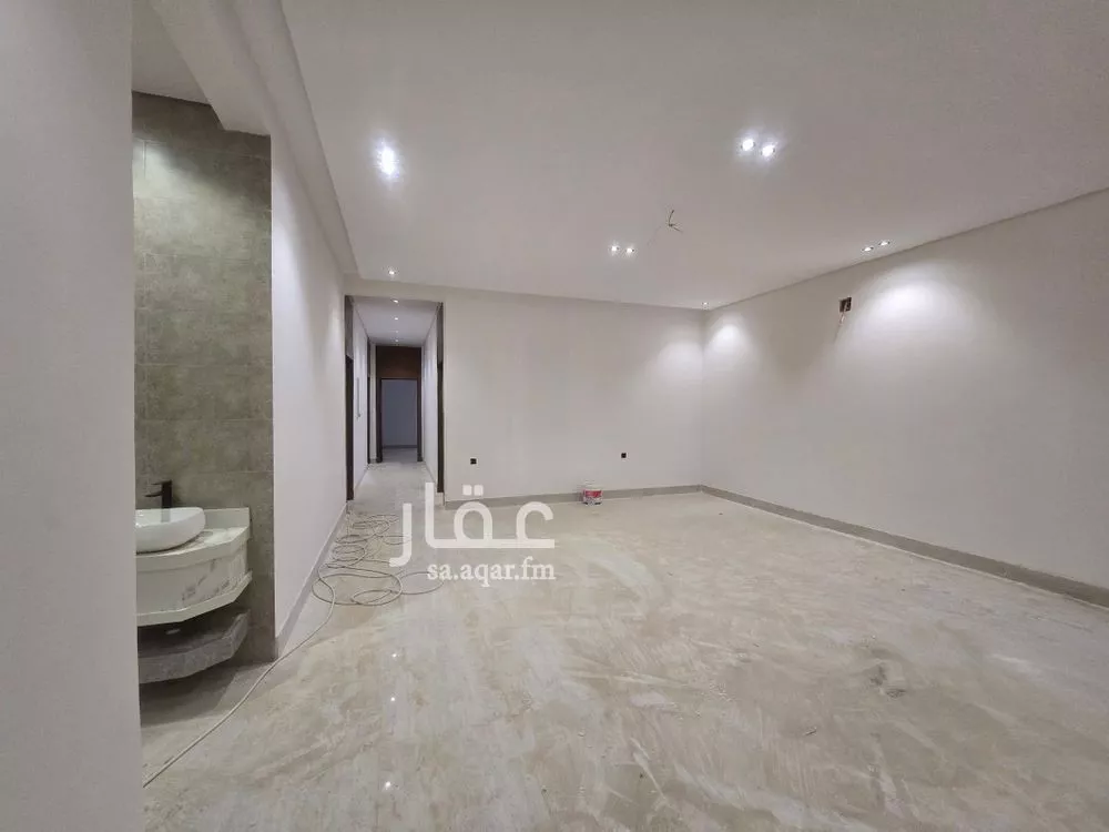 5 bedroom floor in Tuwaiq 6