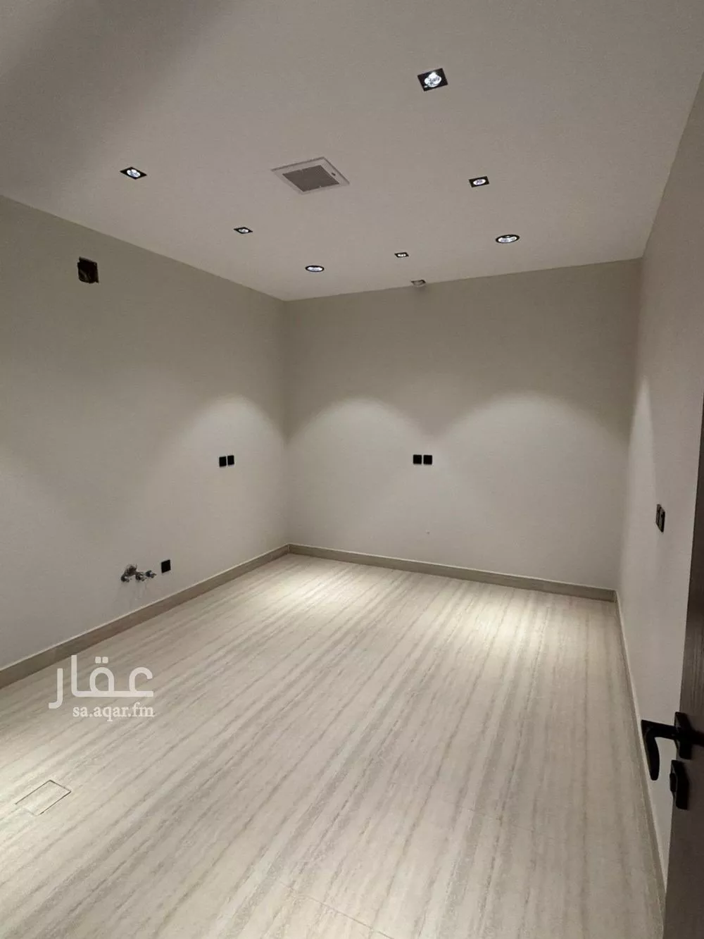 4 bedroom floor in Al Aridh 13