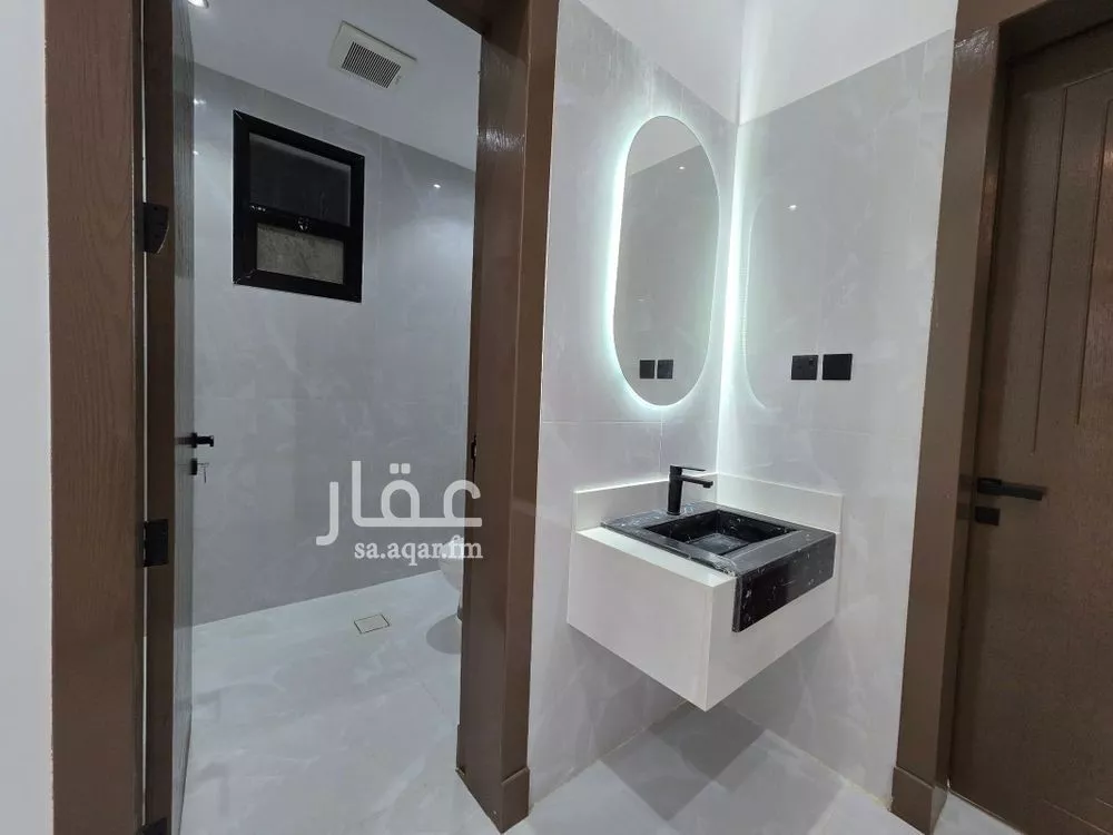 4 bedroom floor in Al Janadriyah 2