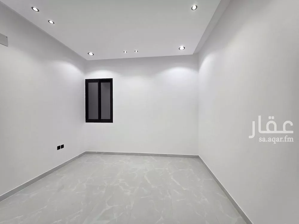 4 bedroom floor in Al Janadriyah 12