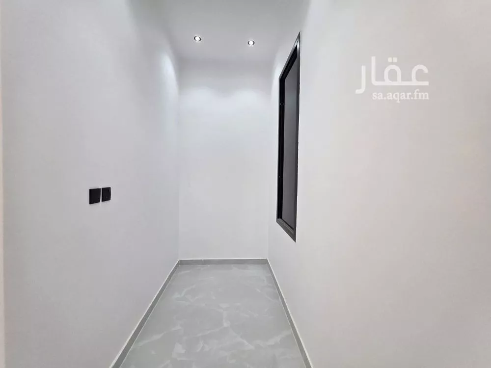 4 bedroom floor in Al Janadriyah 4