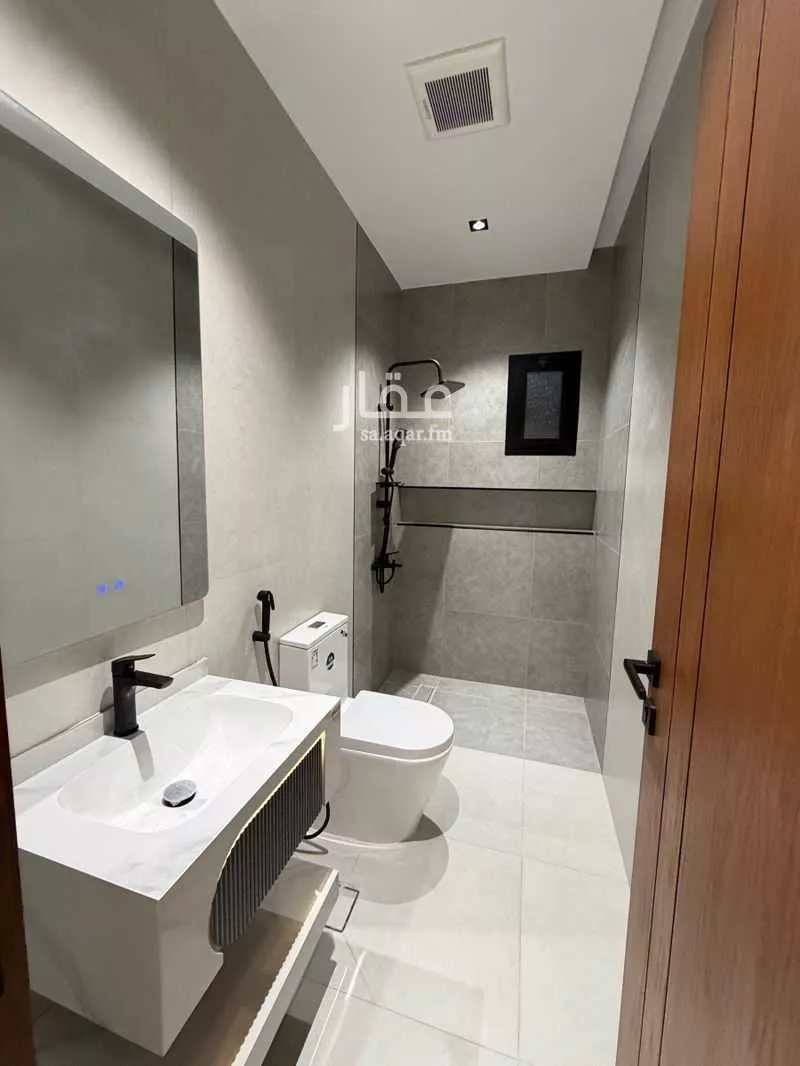 3 bedroom apartment in Al Salamah 8