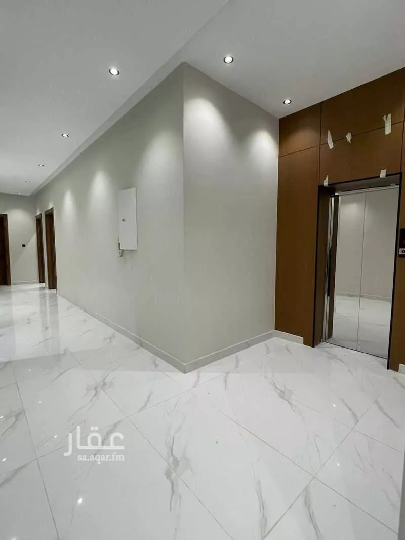 5 bedroom floor in Al Janadriyah 8