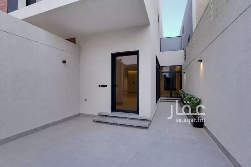 4 bedroom floor in Al Aridh 3
