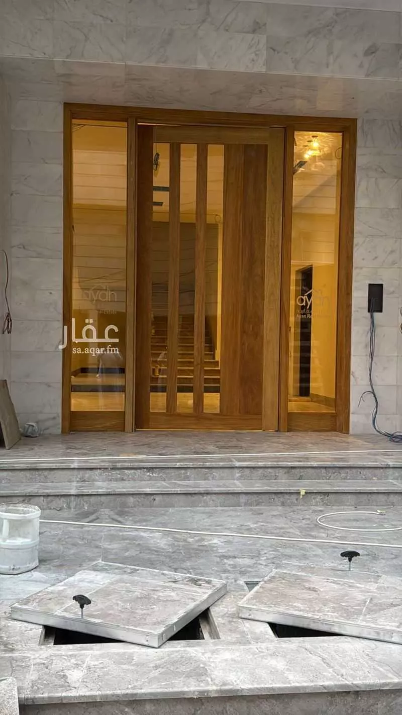عمارة 645 م² في الروضة 12