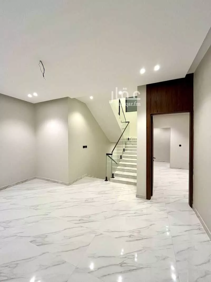 5 bedroom villa in Ash Shulah 18