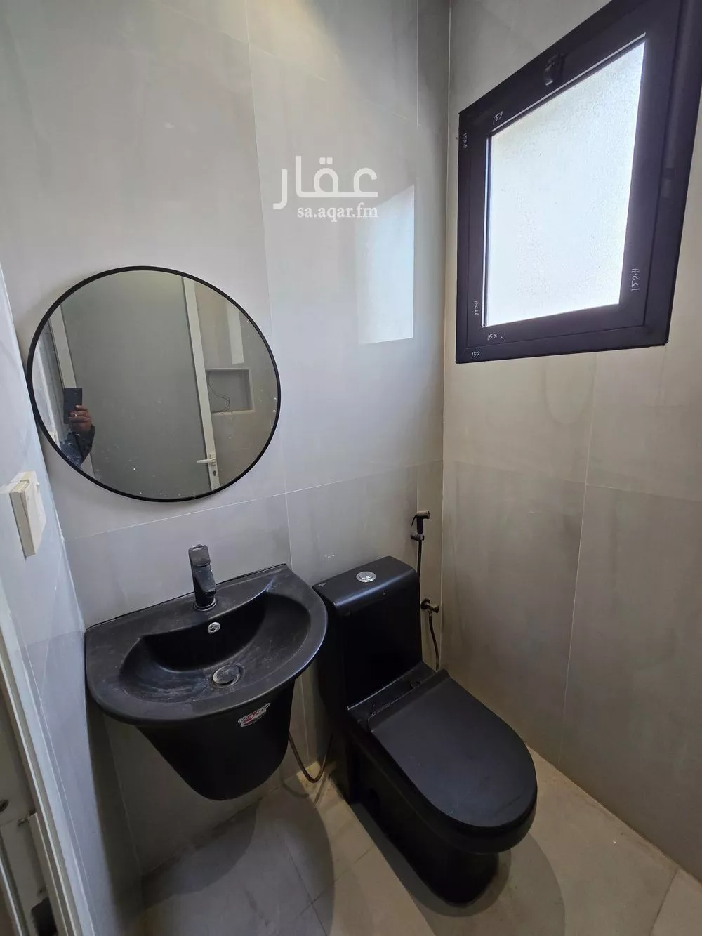شقة 4 غرف في الحمرا 5