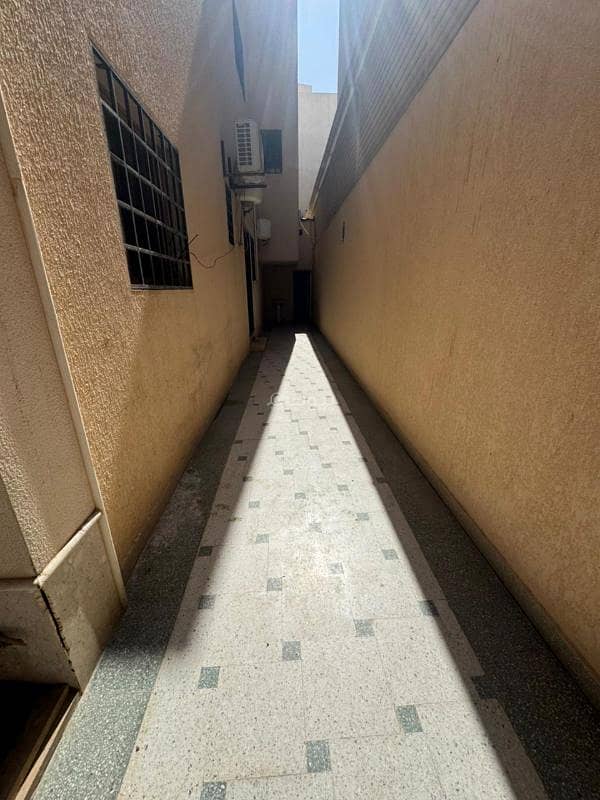 4 bedroom villa in Al Sahafah, Riyadh 18