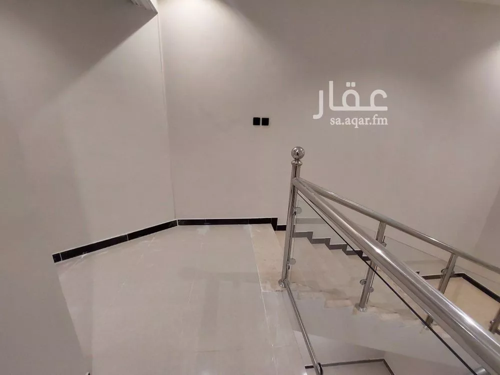 فيلا 5 غرف في ظهرة لبن 3