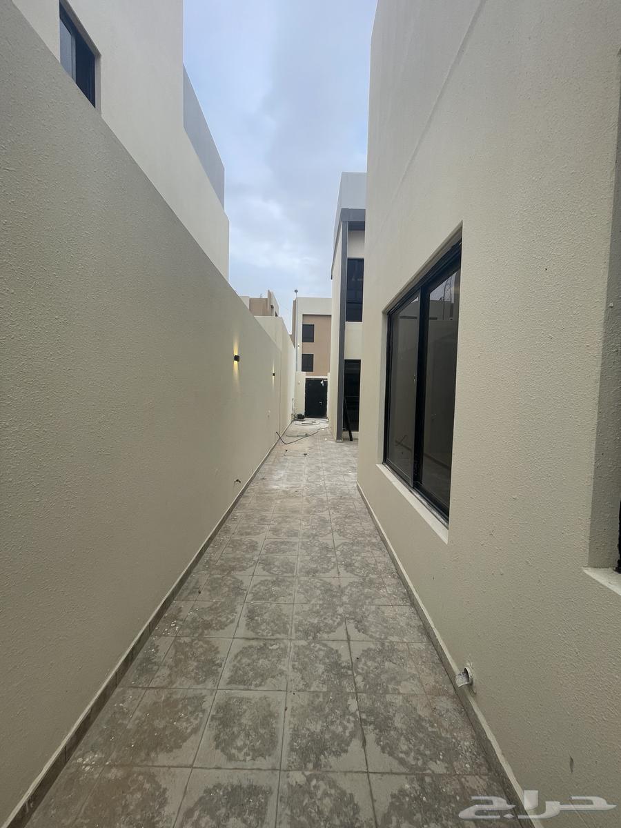 5 bedroom villa in Al Janadriyah 15